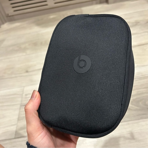 Beats Studio Pro Navy Blue Wireless Noise Cancelling Headphones - Picture 9 of 14